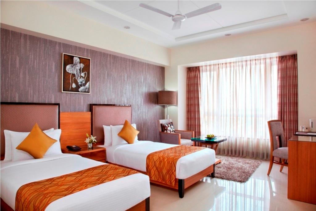 Hotel Suba Grand Dahej Buitenkant foto