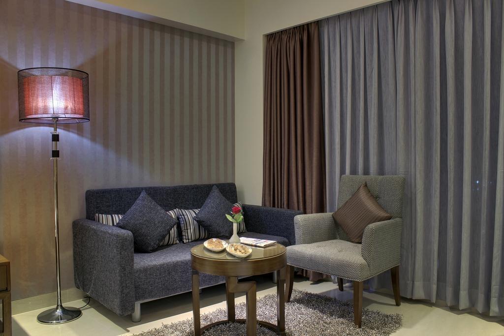 Hotel Suba Grand Dahej Buitenkant foto