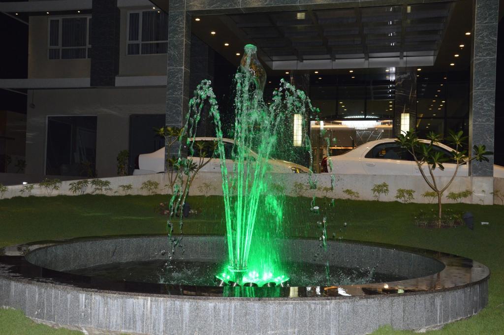 Hotel Suba Grand Dahej Buitenkant foto