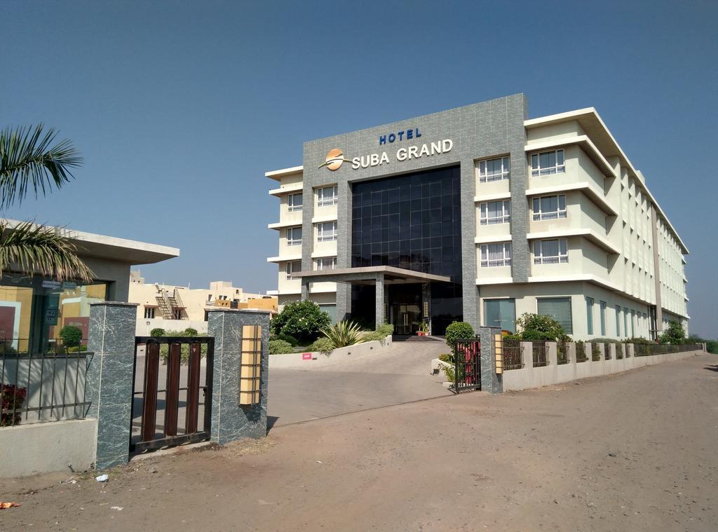 Hotel Suba Grand Dahej Buitenkant foto
