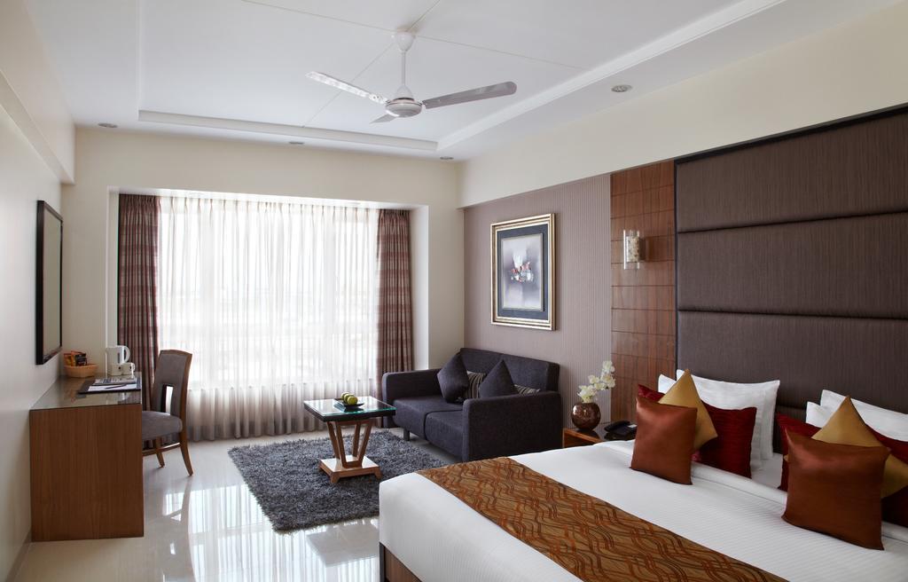 Hotel Suba Grand Dahej Buitenkant foto