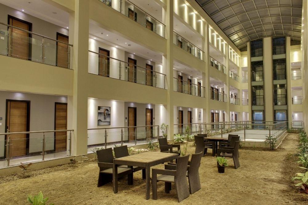 Hotel Suba Grand Dahej Buitenkant foto